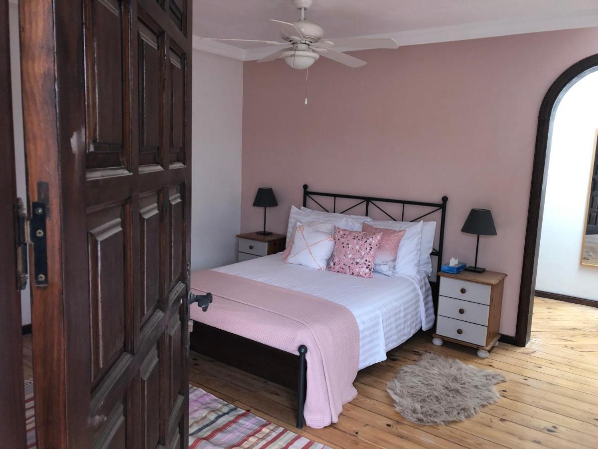Beautiful 3-Bed Vacation House In Mácher Esterno foto