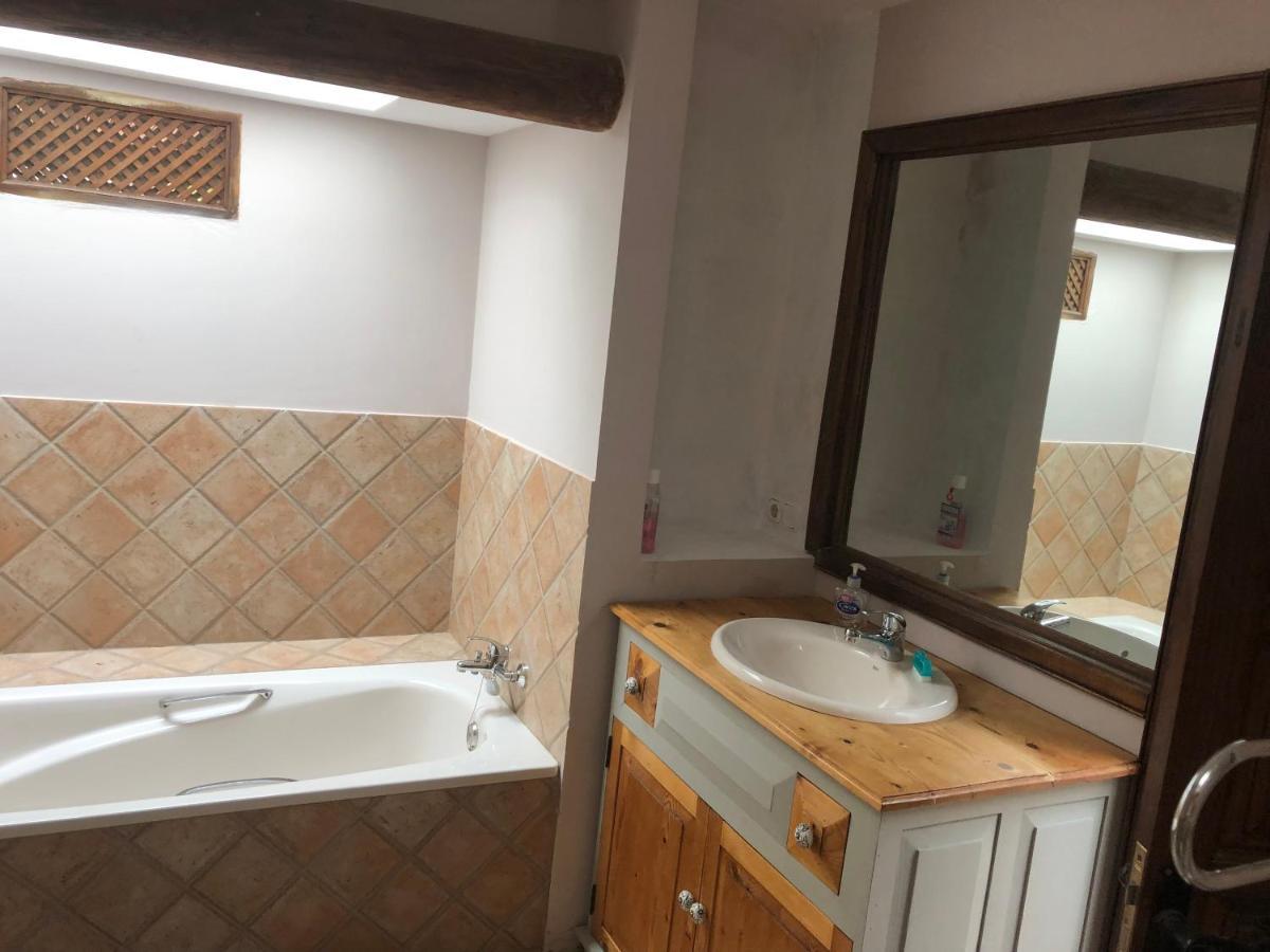 Beautiful 3-Bed Vacation House In Mácher Esterno foto